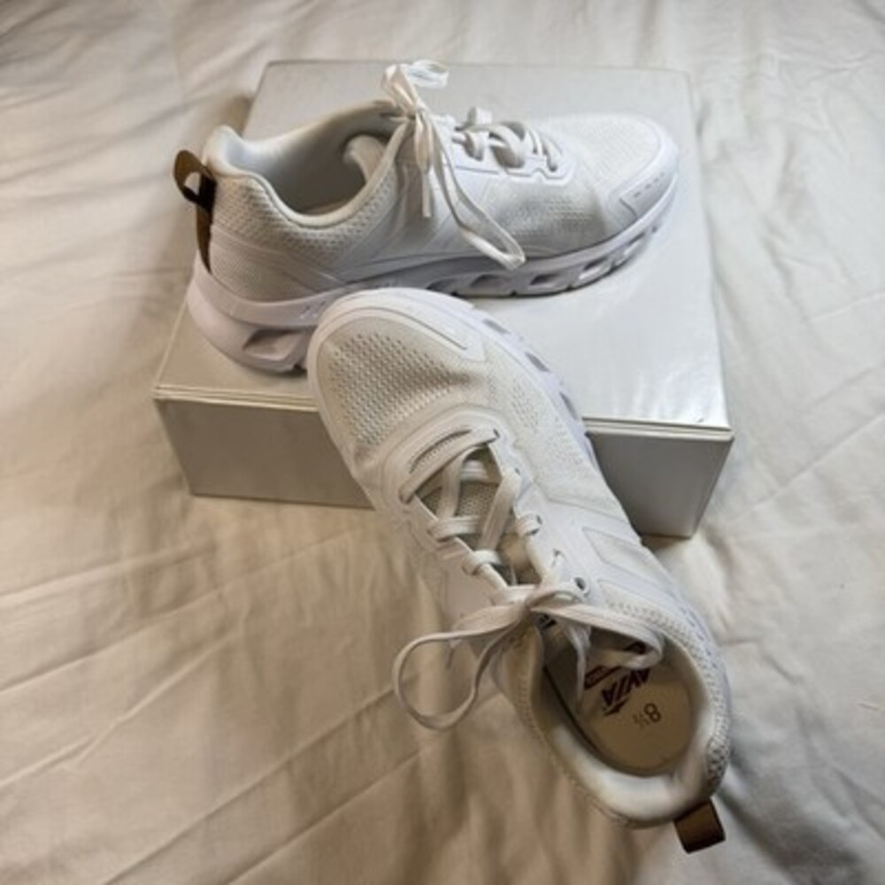 AVIA Women Air Athletic Shoes Odor Control Running Sneaker White Comfort  8 1/2